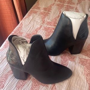 Steve Madden Booties. Have not been worn out, just tried on.